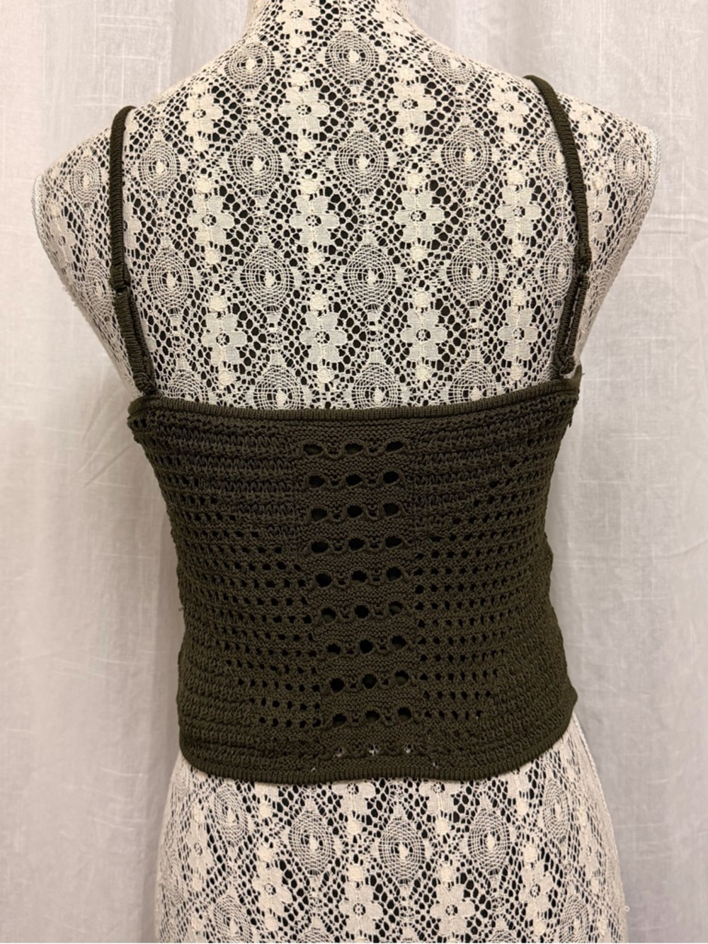 3/$20 🌺 Express Crochet Tank - Picture 2 of 5